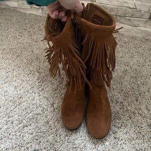 Minnetonka Two Layer Fringe Mocassin Boots Brown 8